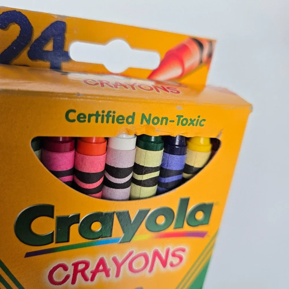 Vintage Binney & Smith‎ 1997 Crayola Crayons Box Of 24 USA Made Goldenrod NEW